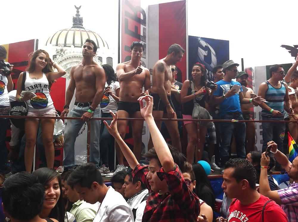 17P Gay parade