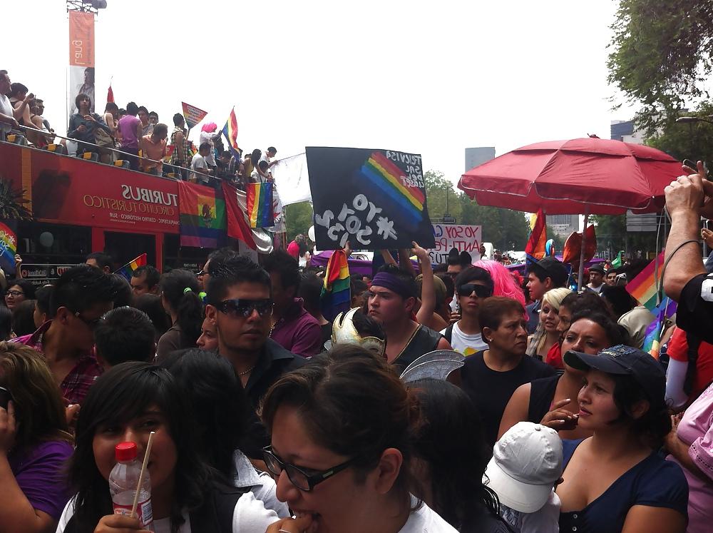 17P Gay parade
