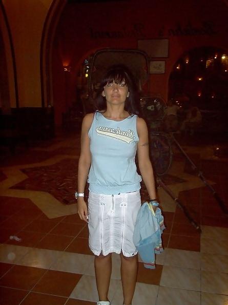19P Geile MILF mit grossen Schamlippen