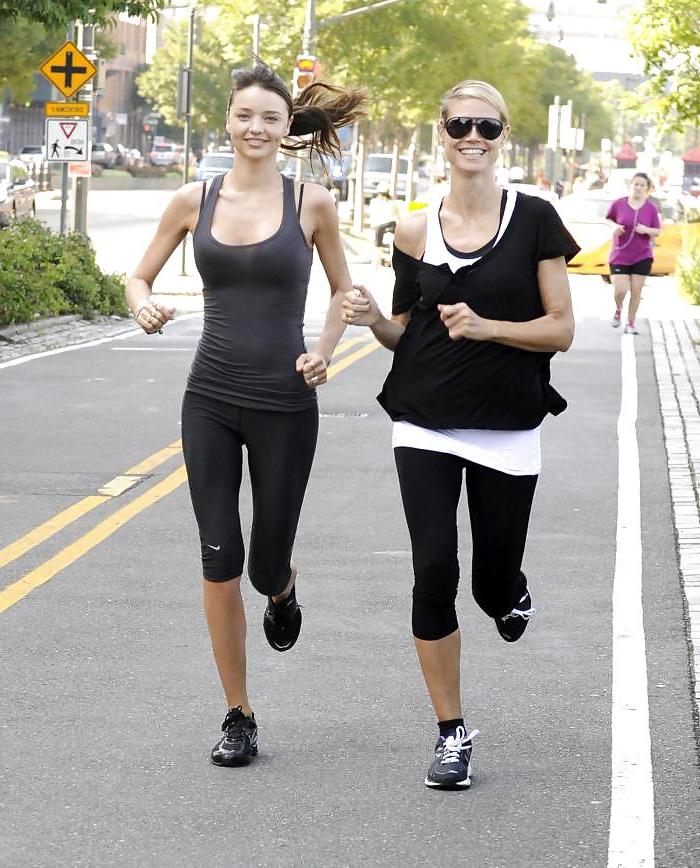 7P Spandex babes jogging