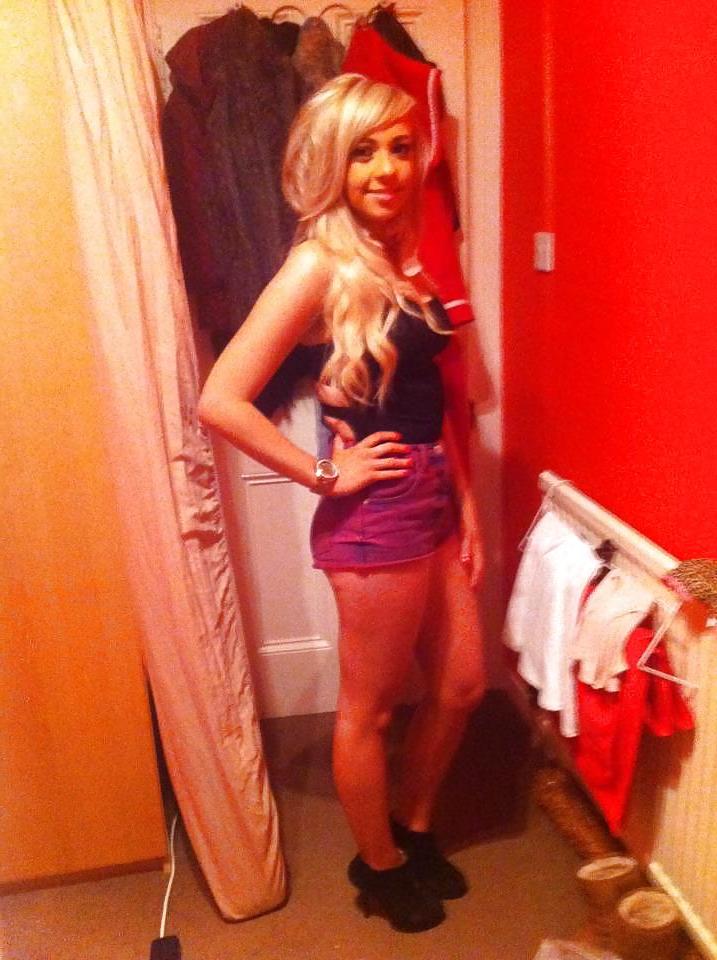 25P Hot babes 22