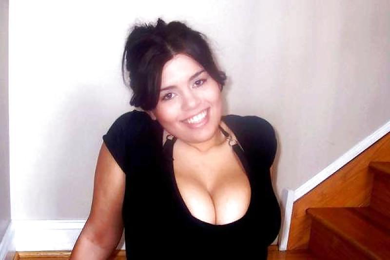 25P BIG TITTIES AMATEURS - Non & Non Nude II