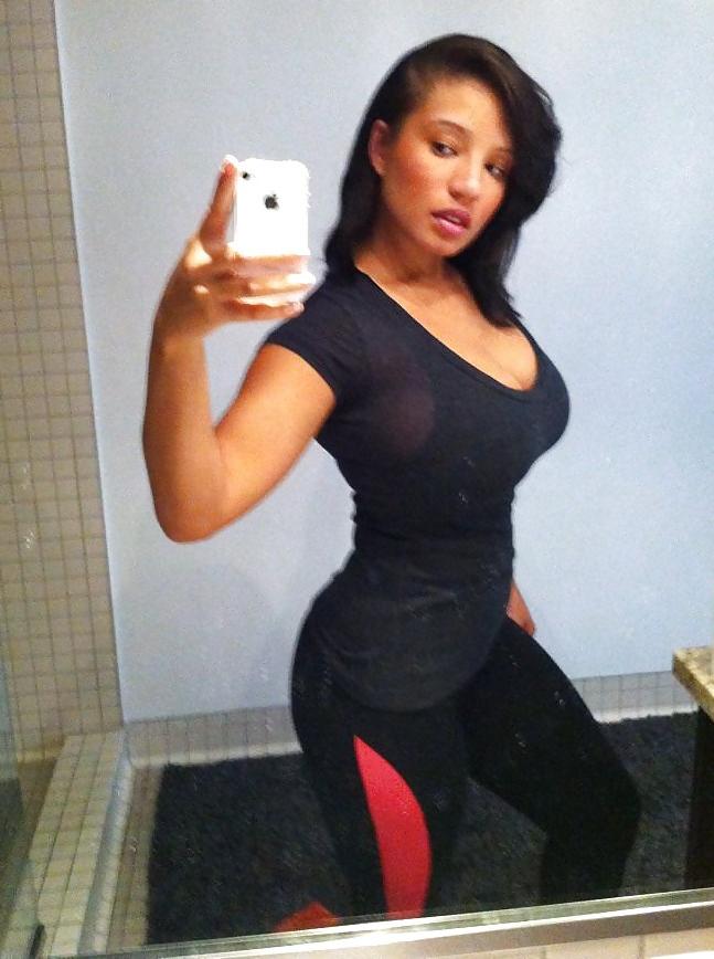 23P Sexy Slim Camera Phone Chicks
