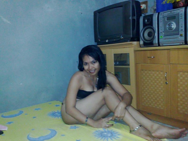 17P Indonesian Teen Anisa