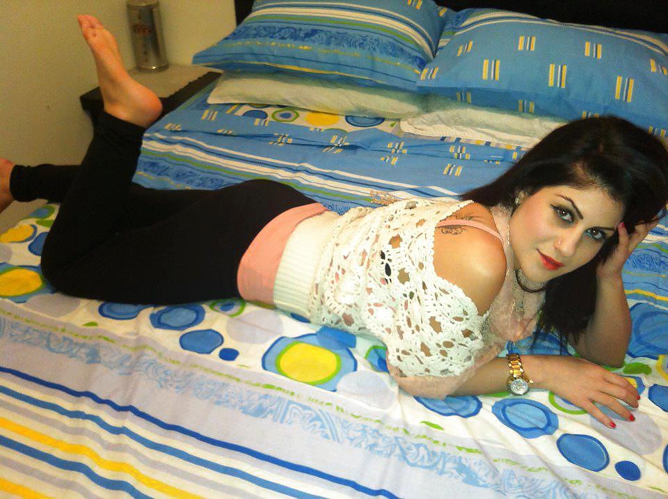 19P Persian arab girl: Nazanin