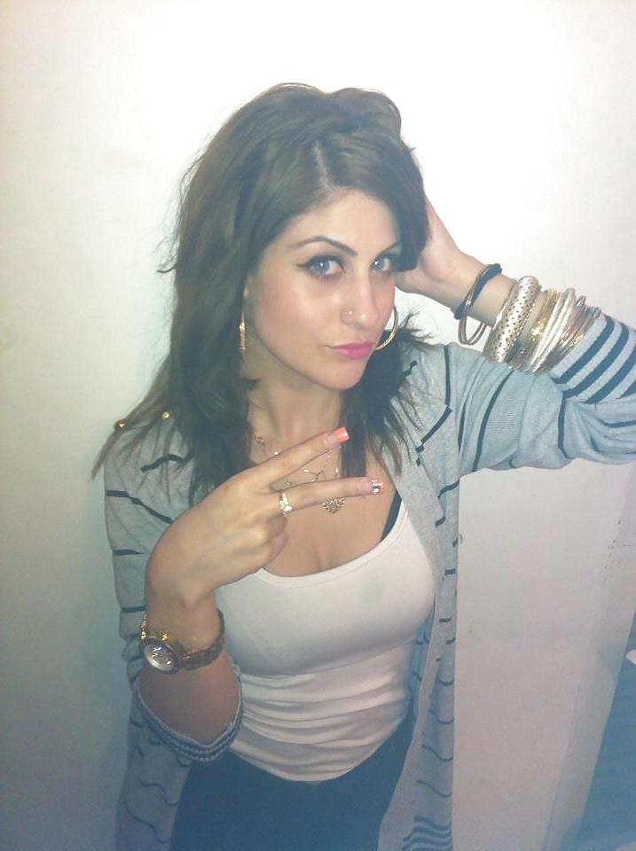 19P Persian arab girl: Nazanin
