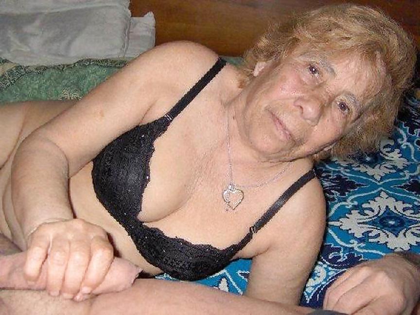 25P Big Granny Tits and more...