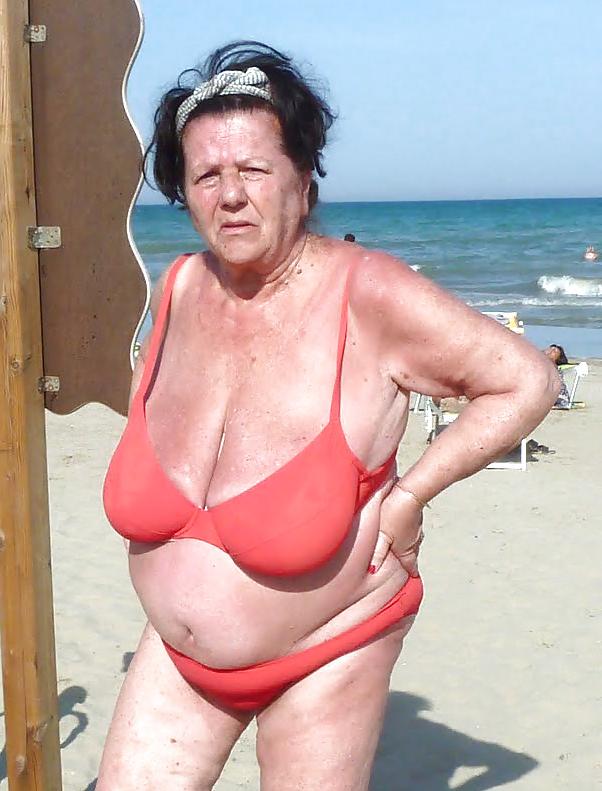25P Big Granny Tits and more...