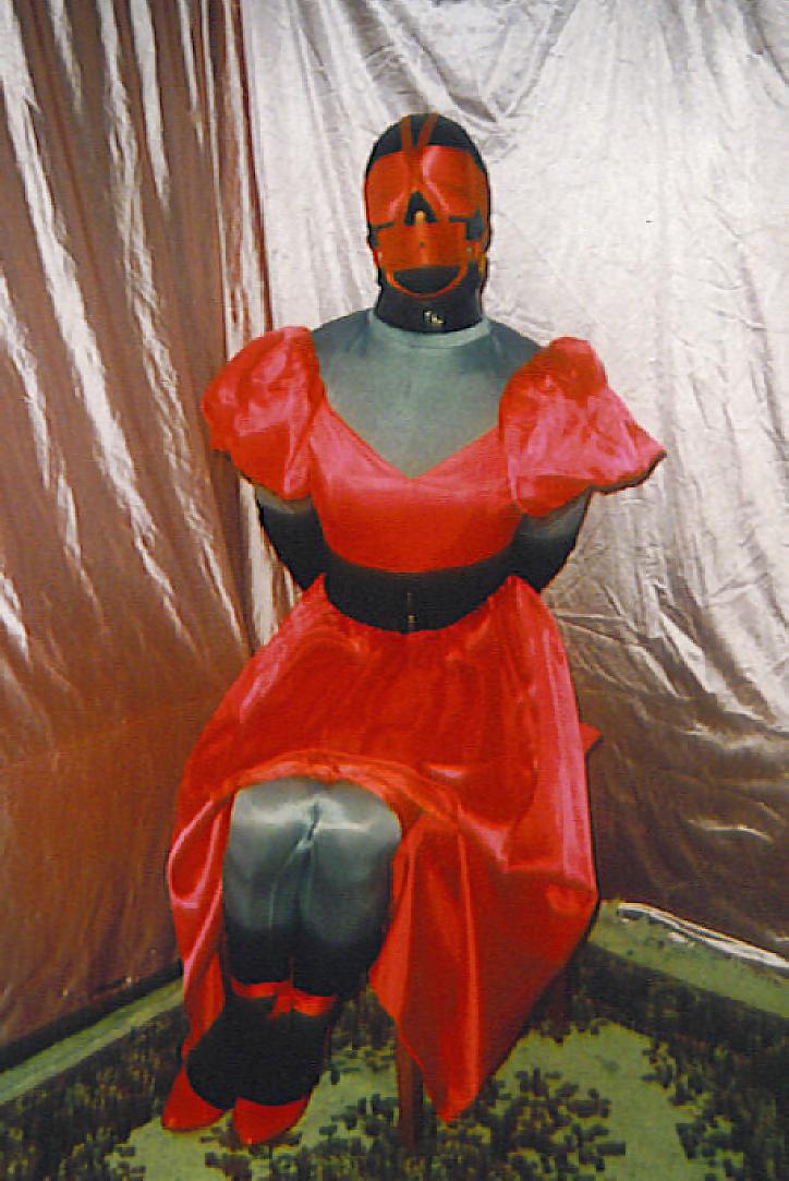 25P Satinstuhl-Bondage
