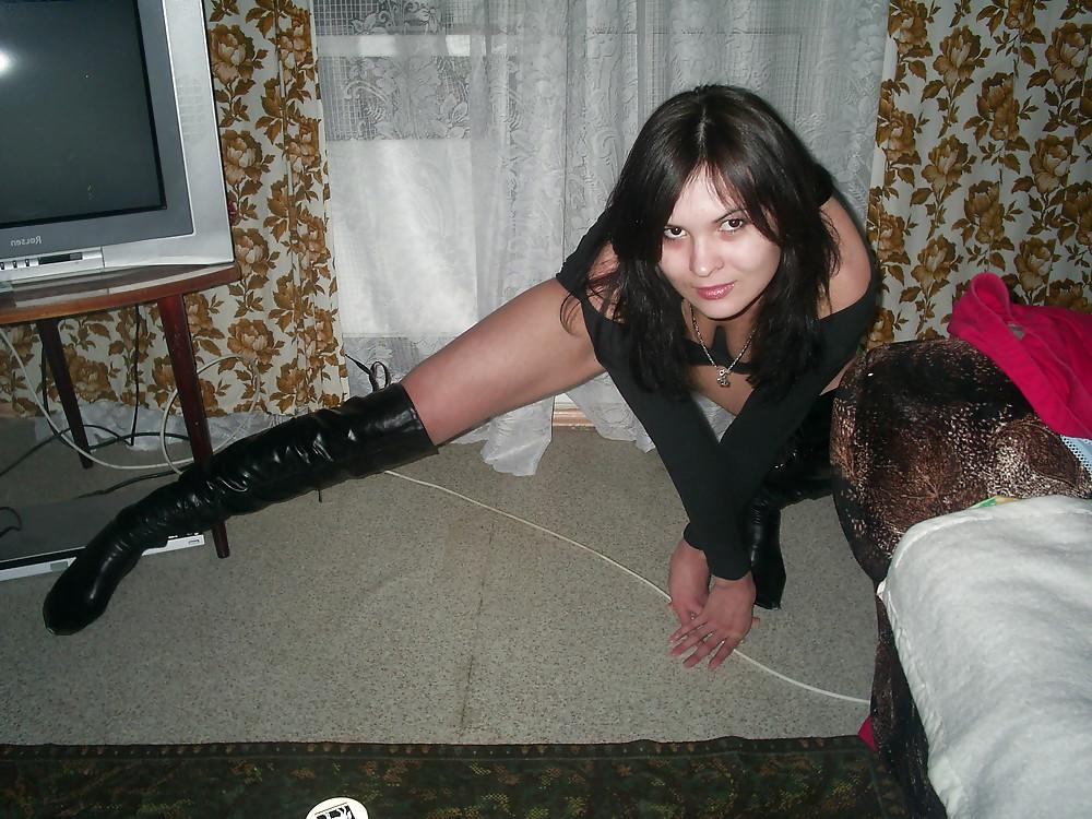 25P Hot Babe Milf Posing