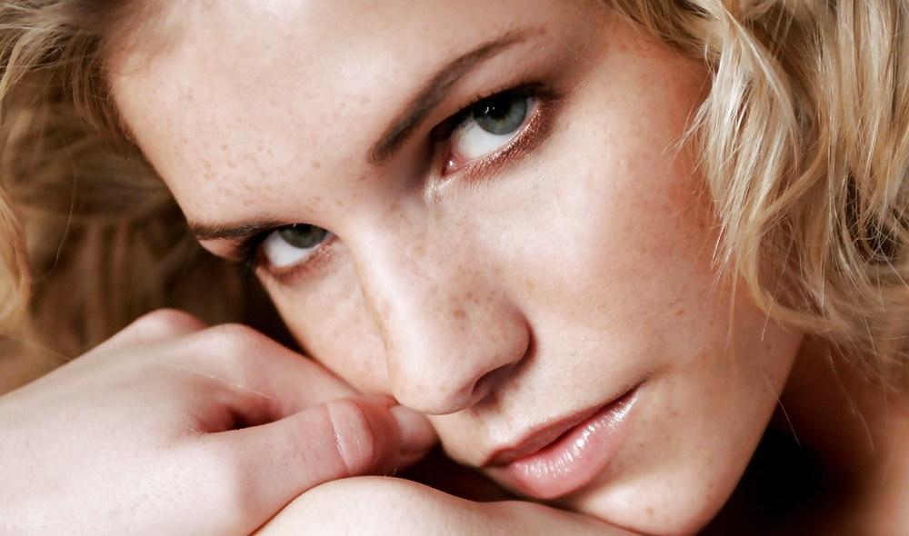 25P Eyes on Beautiful Babes by TROC