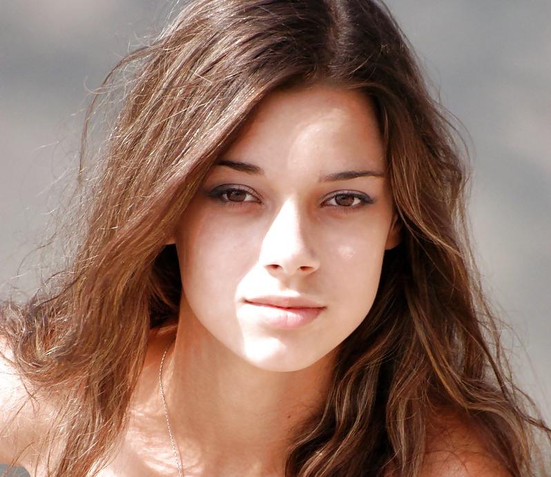 25P Eyes on Beautiful Babes by TROC