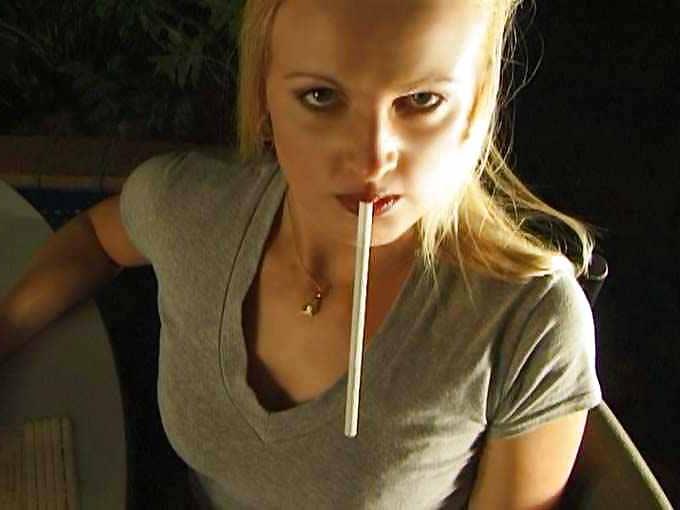 25P Girls Smoking - Dangles