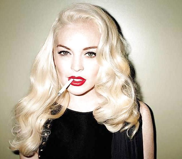 16P Lindsay Lohan ... Hot Blonde Photoshoot