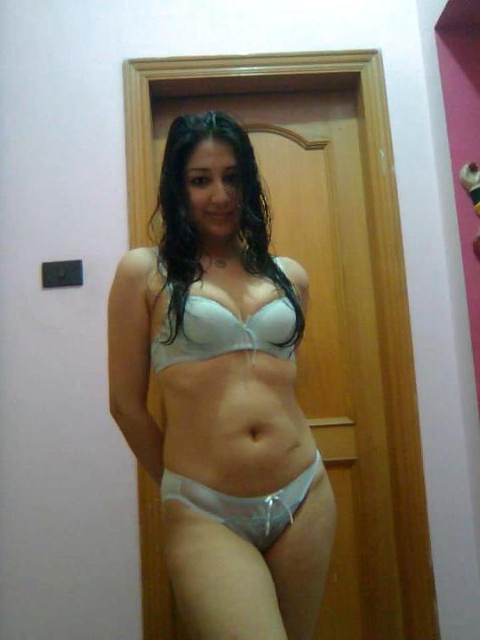 15P Hot indian babes