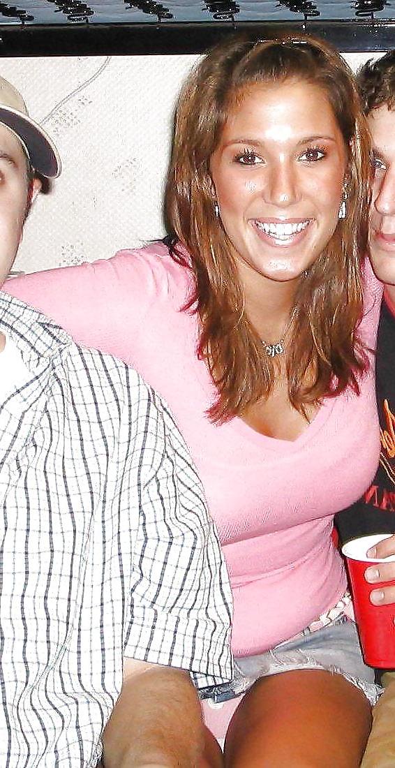 25P Upskirt babes the fanny flasher edition :)