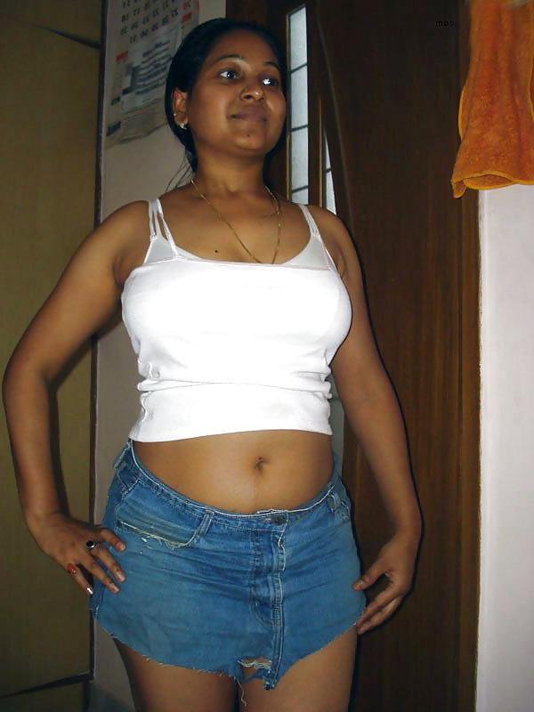 14P Sexy indian mature