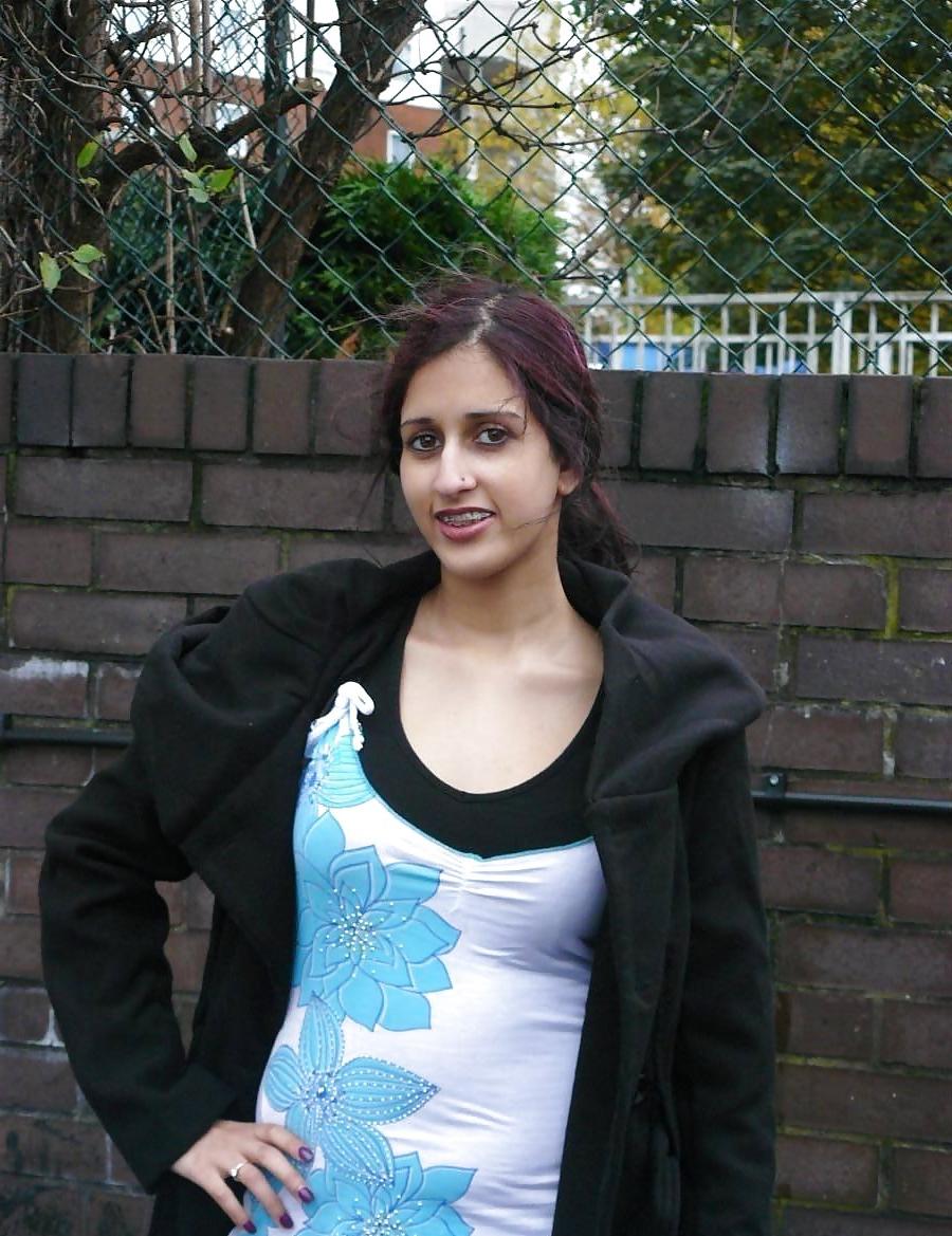 16P Indian girl outdoor