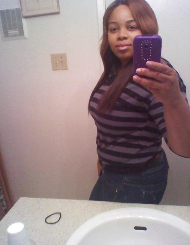 8P Pics to My I-Phone Red BONE