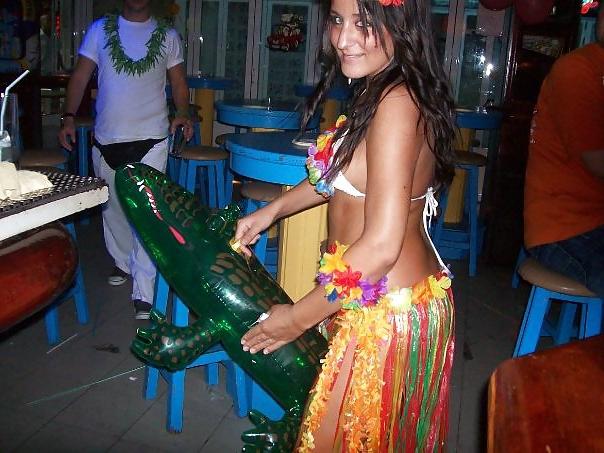 25P Where's your futur husband Irina ? In Irak. Ohh, cool..