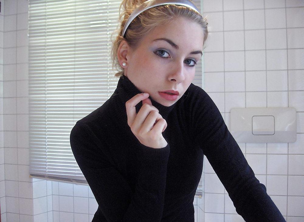 25P German Ex-girlfriend