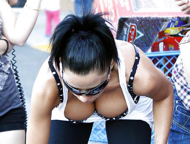 25P Katie Price Caught in Public by Voyeur TROC