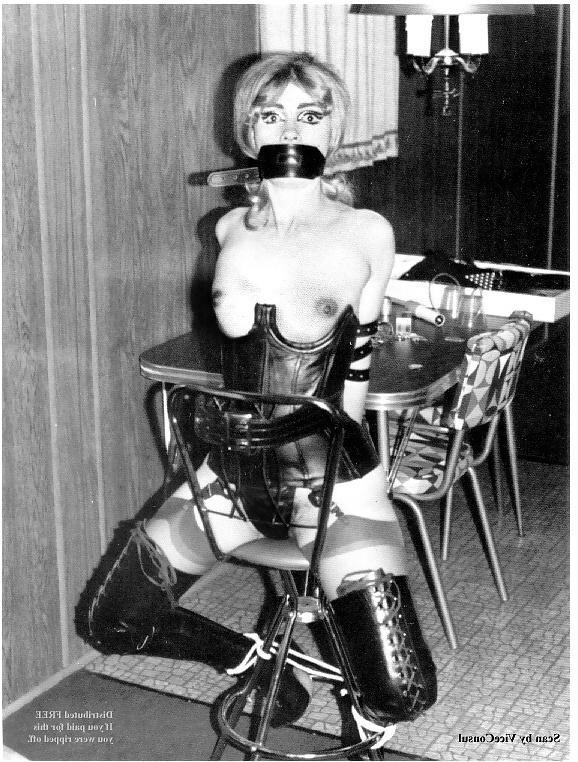 12P Vintage Bondage Queen Lyndia