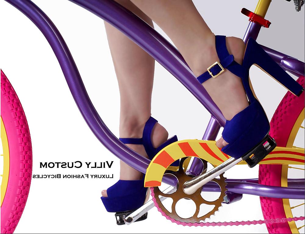16P Babes riding bicyles in high heels 