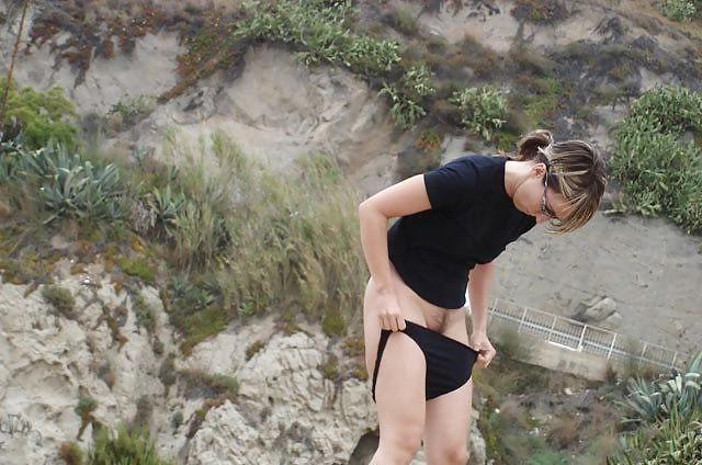 25P Beautiful Beach Babes 8 by Voyeur TROC