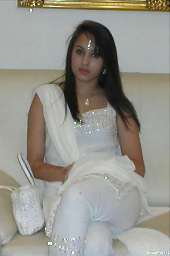 25P Indian chicks..