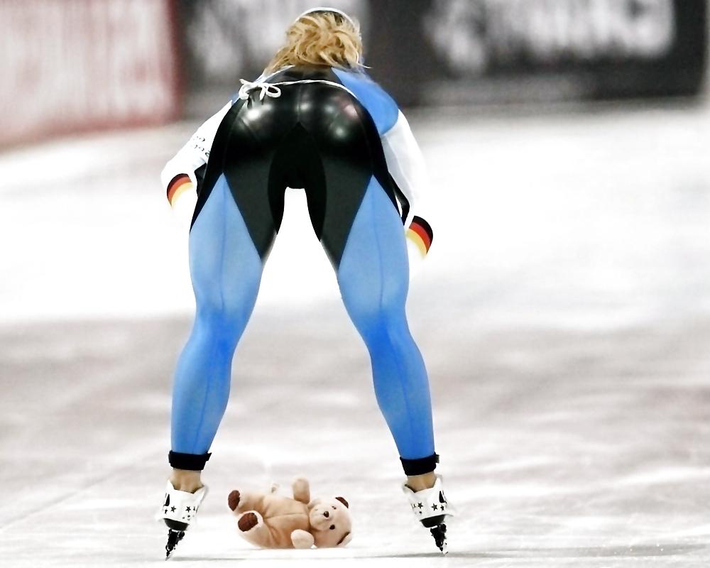 25P Sexy and Hot Sport Girls ... !!!