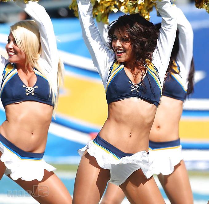 25P Sexy and Hot Sport Girls ... !!!