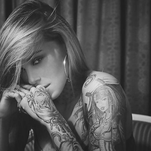 25P Black and White: fantasy babes