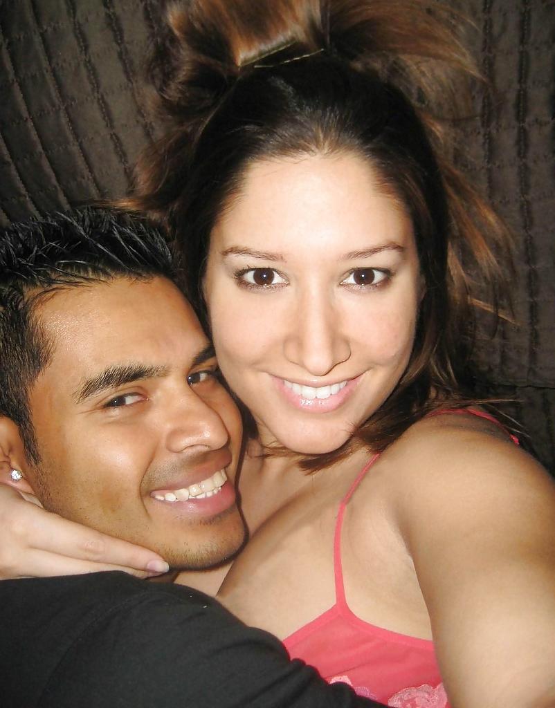 25P Indian chick having fun with bf