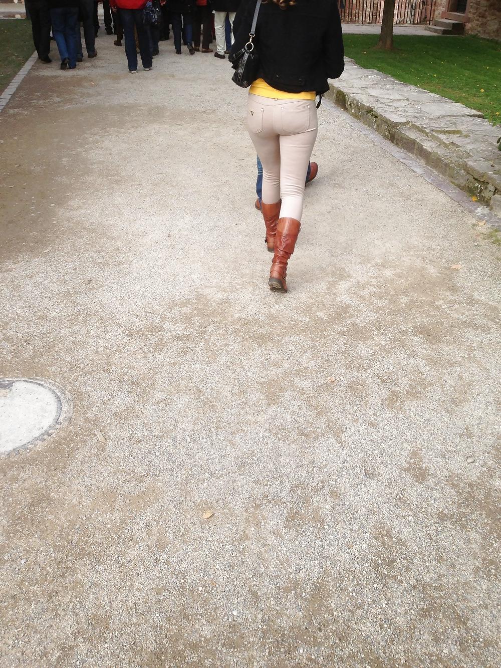 23P Candid Ass in tight Jeans and Boots - Voyeur