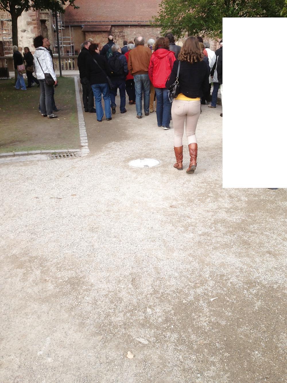 23P Candid Ass in tight Jeans and Boots - Voyeur