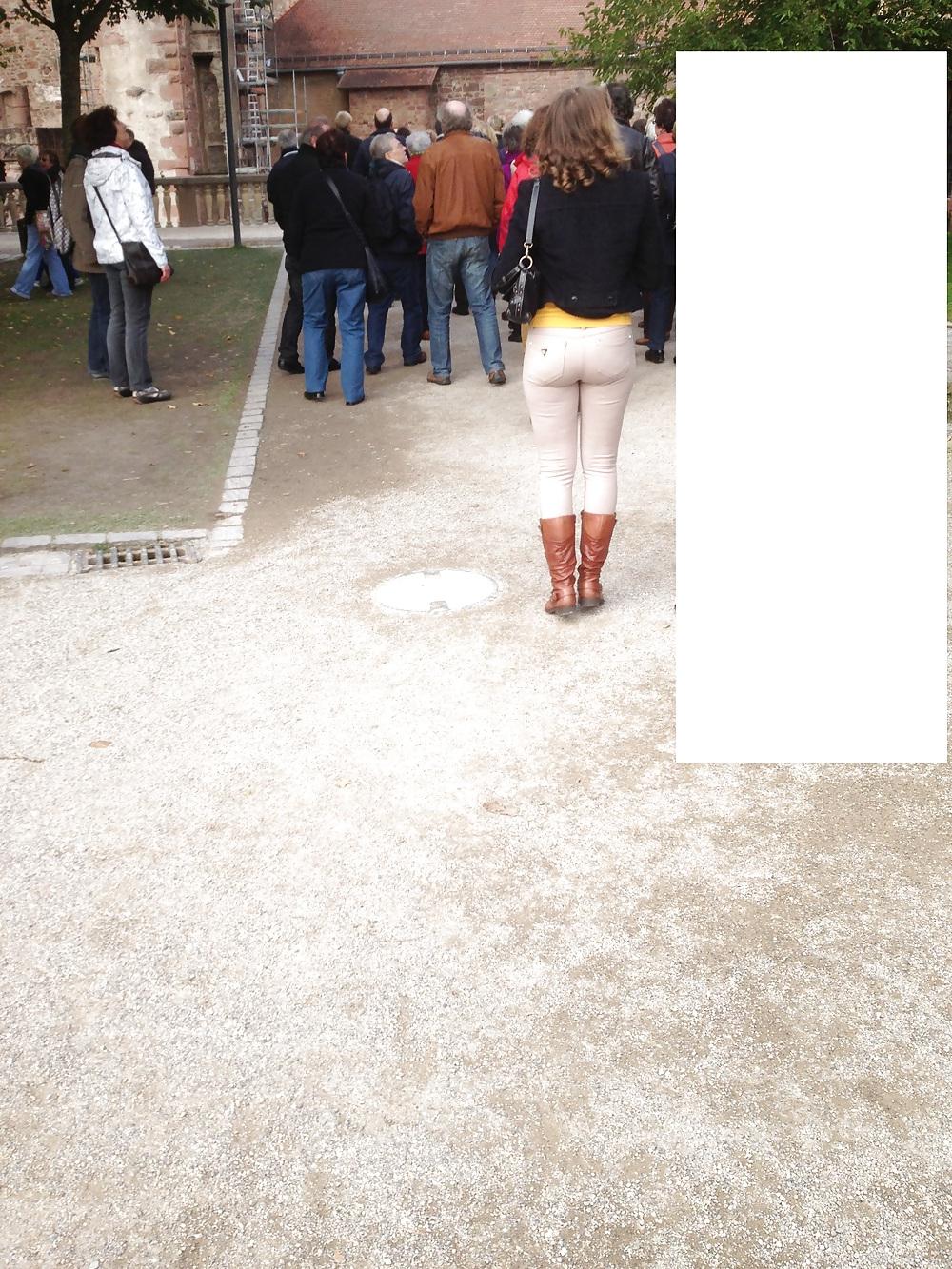 23P Candid Ass in tight Jeans and Boots - Voyeur