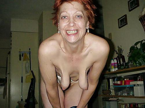 22P Saggy tits
