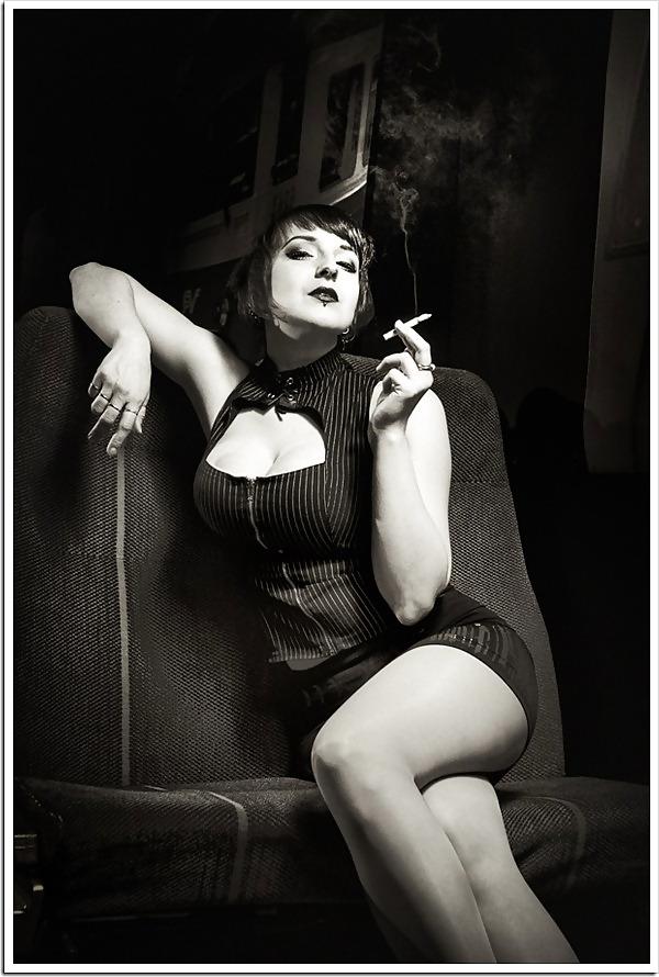 24P Smoking with elegance