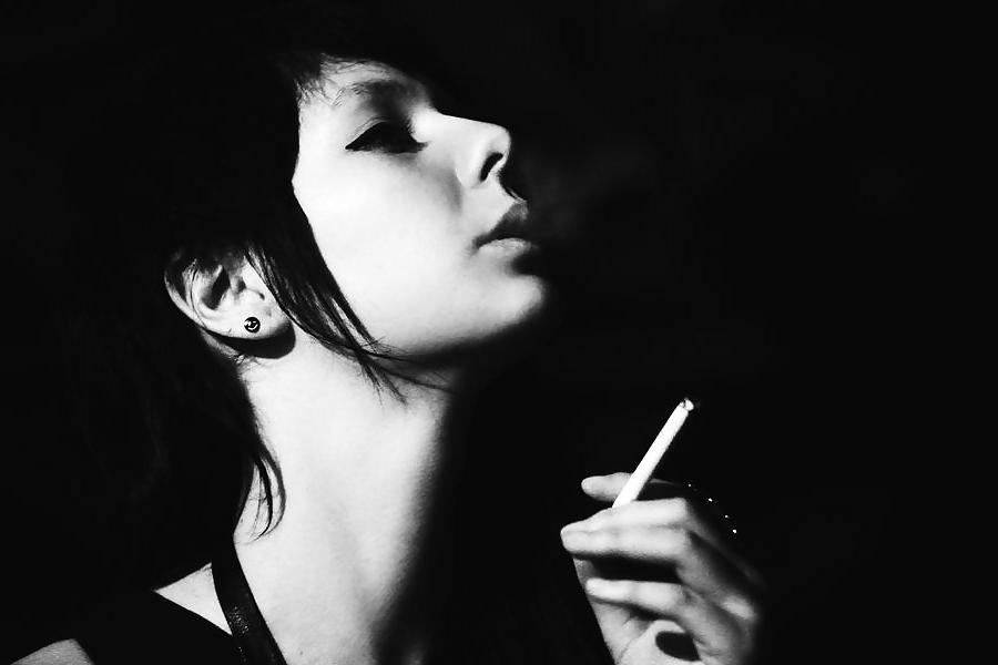 24P Smoking with elegance