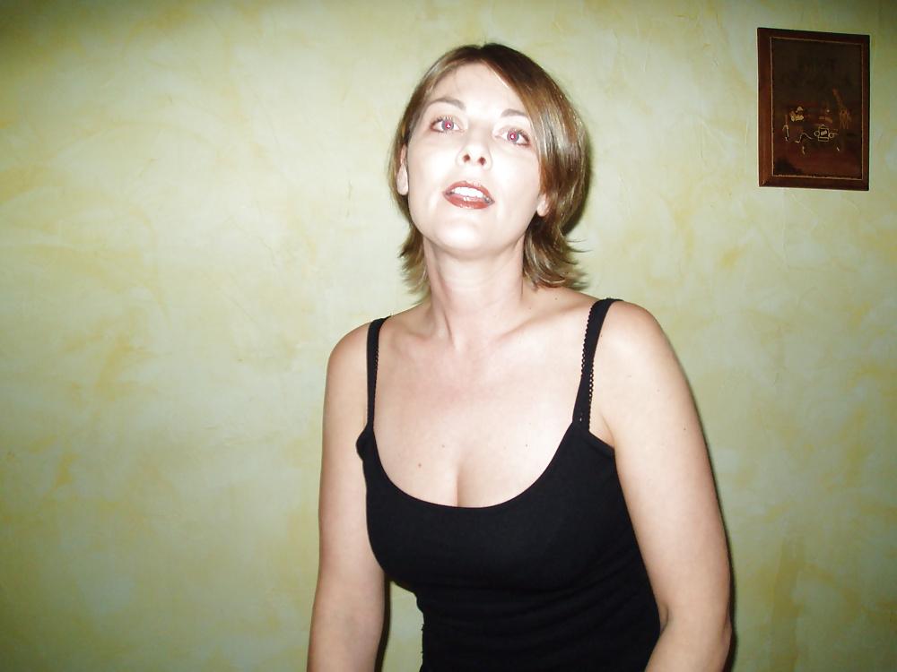 25P Dildo Maid