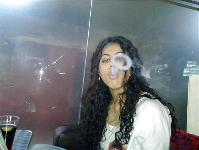 10P For men who love Indian and Pakistani girls smoking