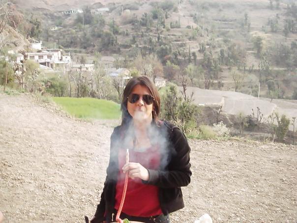 10P For men who love Indian and Pakistani girls smoking