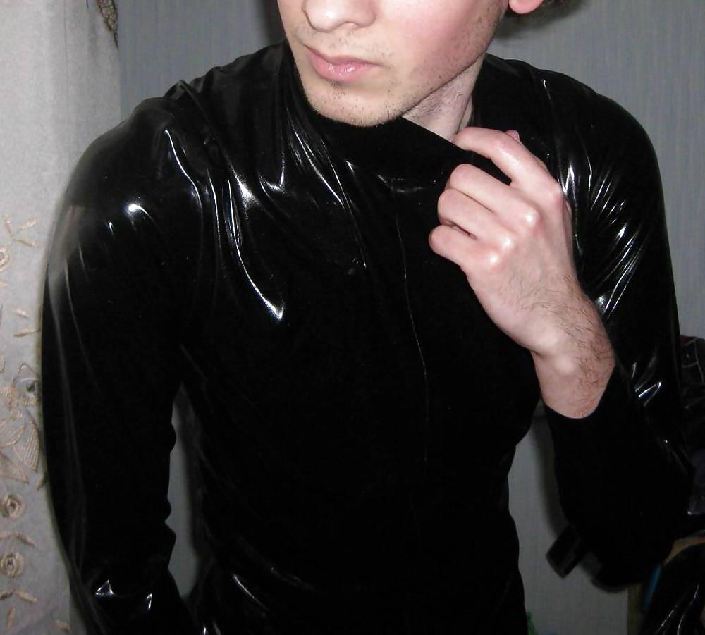 17P 7-th. 2012-04-12. M-size LatexAS catsuit with back zipper.