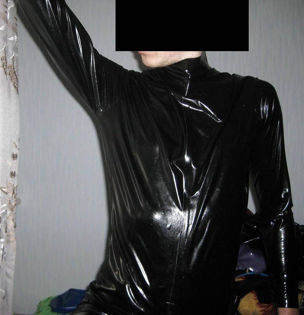 17P 7-th. 2012-04-12. M-size LatexAS catsuit with back zipper.