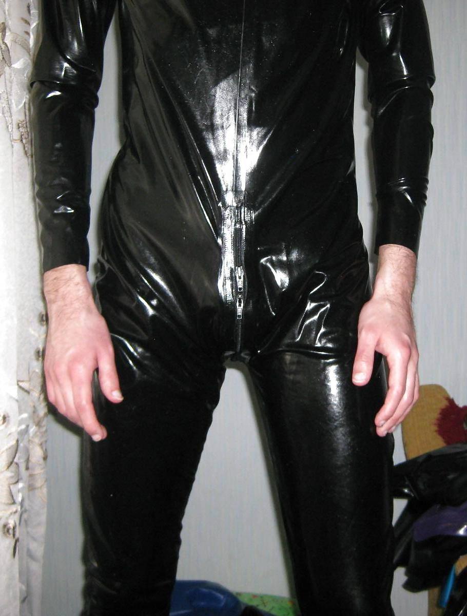 17P 7-th. 2012-04-12. M-size LatexAS catsuit with back zipper.