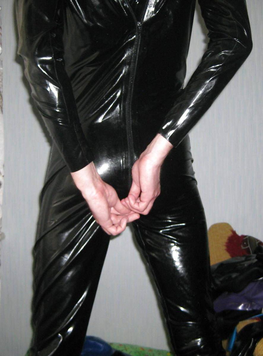 17P 7-th. 2012-04-12. M-size LatexAS catsuit with back zipper.