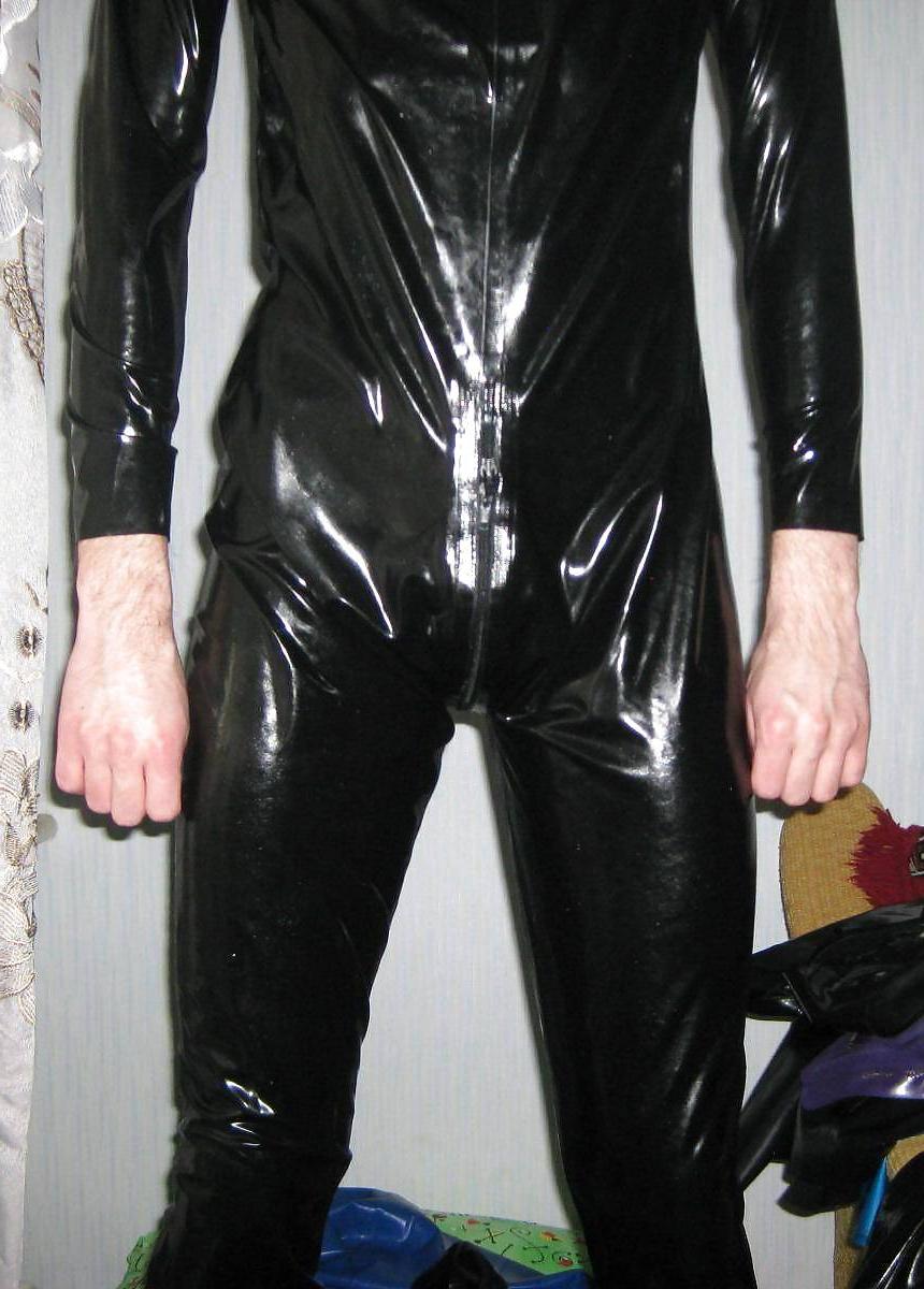 17P 7-th. 2012-04-12. M-size LatexAS catsuit with back zipper.