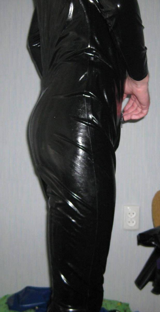 17P 7-th. 2012-04-12. M-size LatexAS catsuit with back zipper.