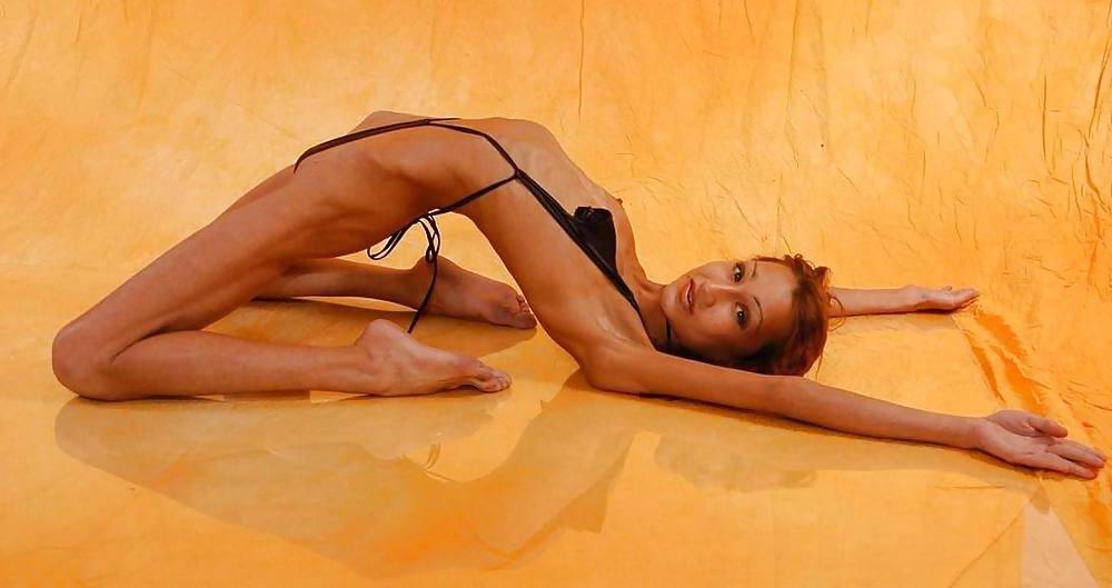 25P Wonderful Skinny Babes